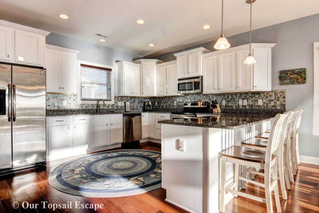 Spacious Kitchen, fully stocked